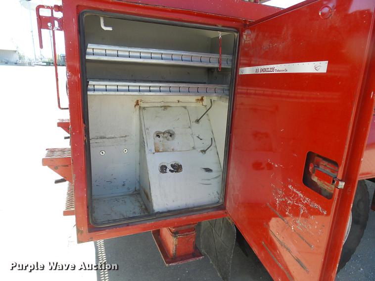 image for item DF7210 2005 International 7400 bucket truck