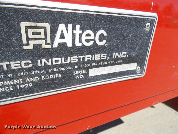 image for item DF7210 2005 International 7400 bucket truck