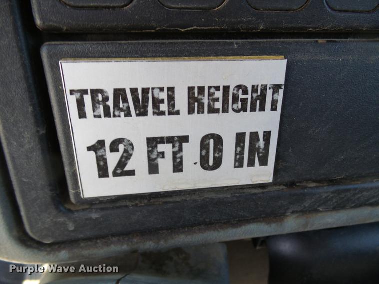 image for item DF7210 2005 International 7400 bucket truck