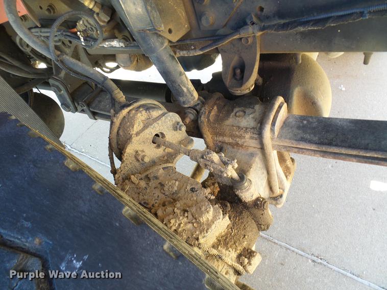 image for item DF7210 2005 International 7400 bucket truck