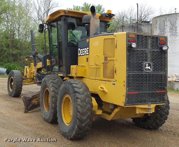 image for item DF7219 2007 John Deere 770D motor grader