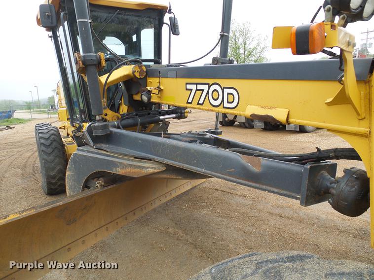 image for item DF7219 2007 John Deere 770D motor grader