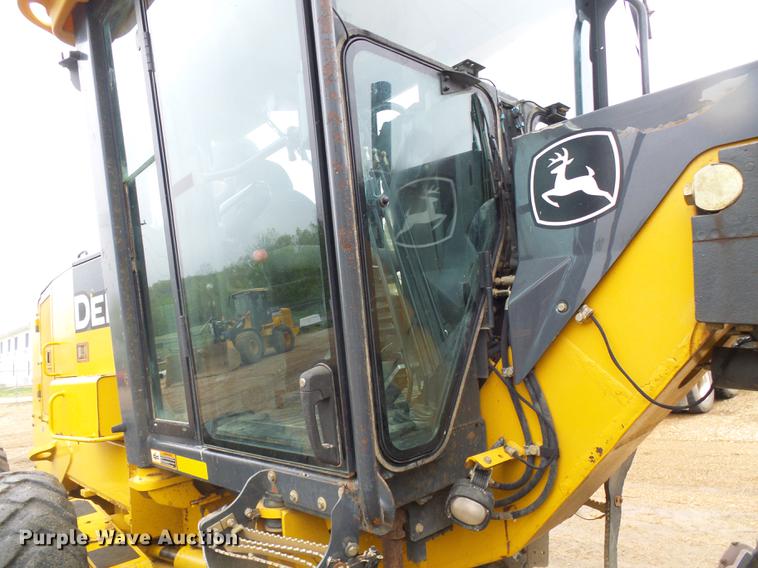 image for item DF7219 2007 John Deere 770D motor grader
