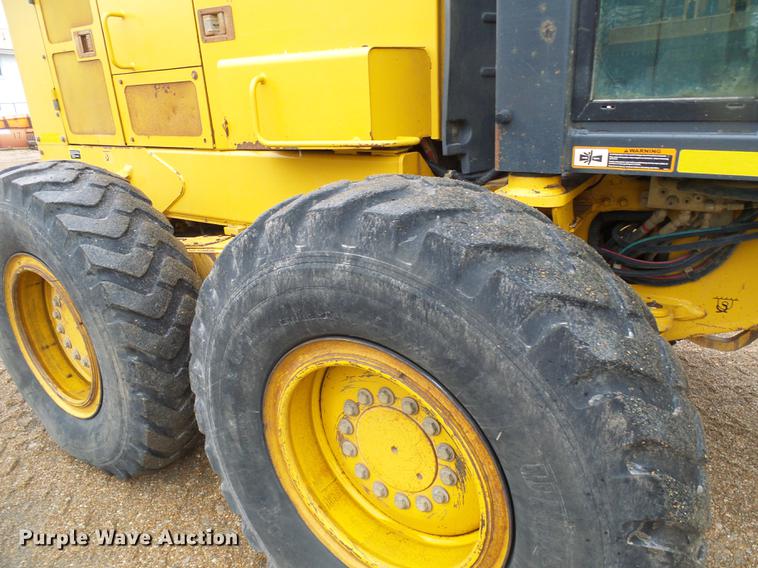 image for item DF7219 2007 John Deere 770D motor grader