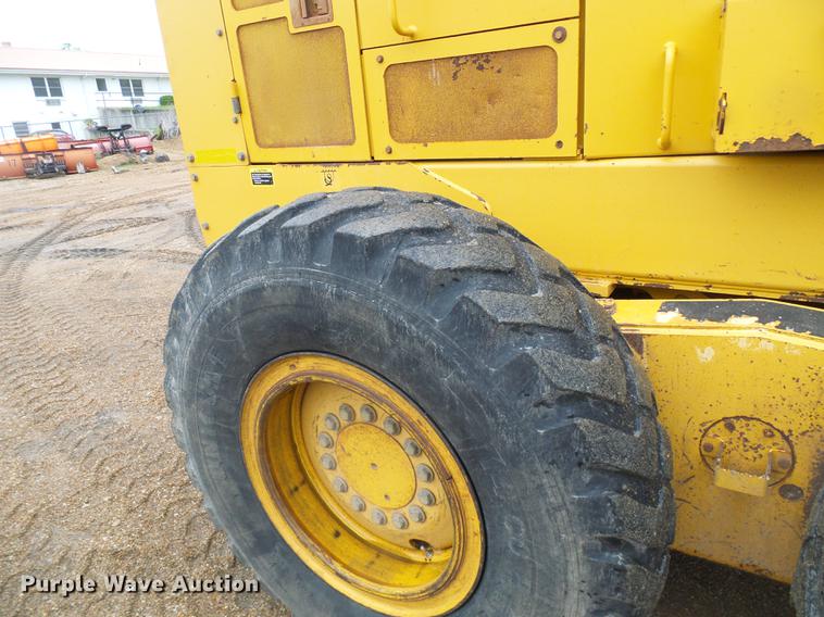 image for item DF7219 2007 John Deere 770D motor grader