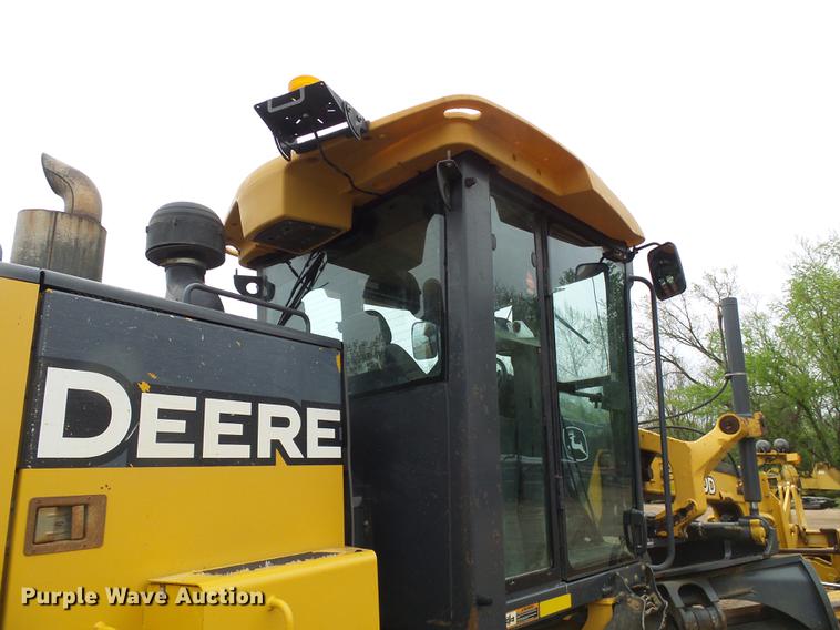 image for item DF7219 2007 John Deere 770D motor grader