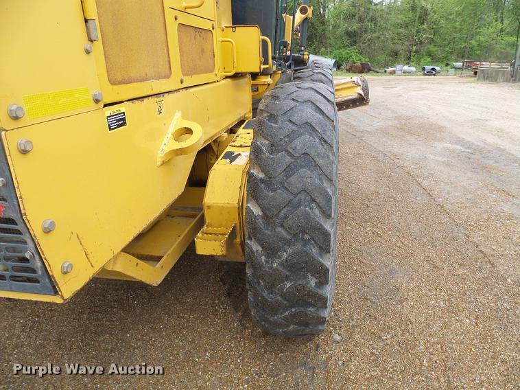 image for item DF7219 2007 John Deere 770D motor grader