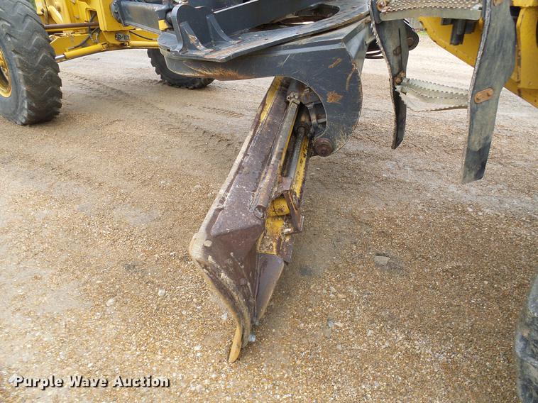 image for item DF7219 2007 John Deere 770D motor grader