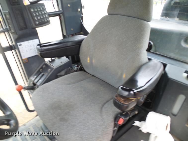 image for item DF7219 2007 John Deere 770D motor grader