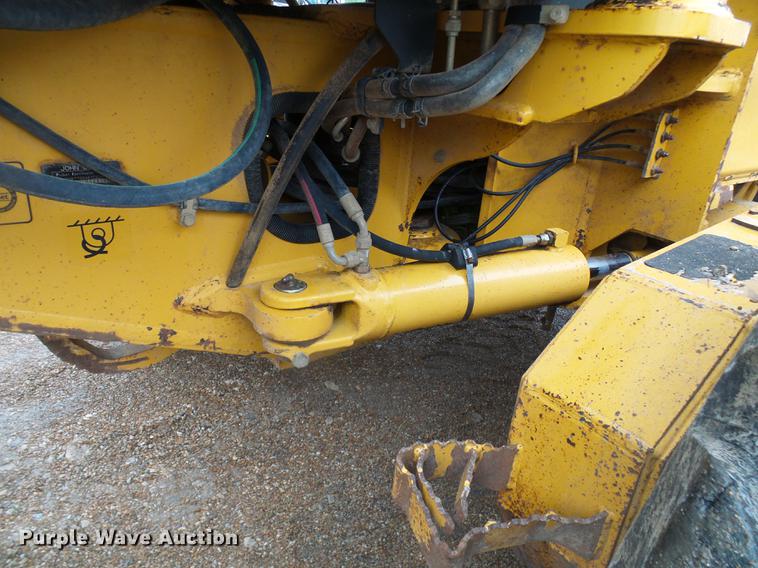 image for item DF7219 2007 John Deere 770D motor grader