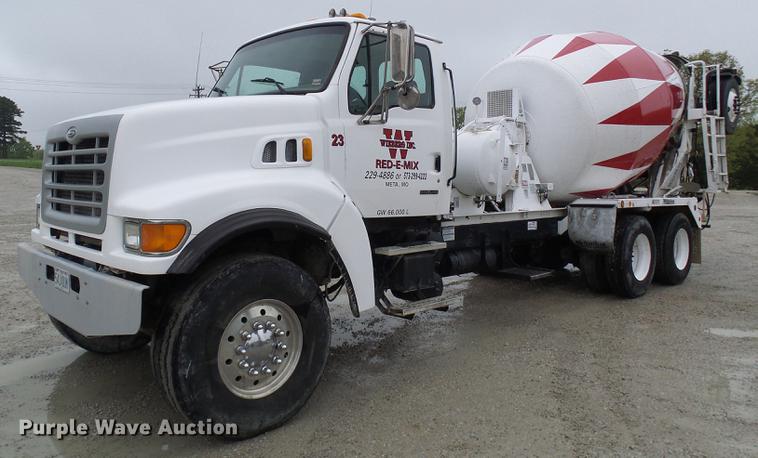 image for item DF7222 2001 Sterling L-Line ready mix truck