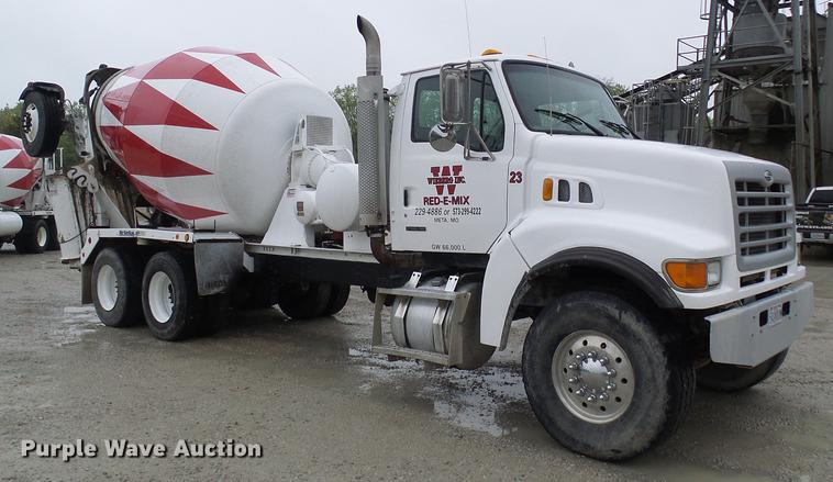 image for item DF7222 2001 Sterling L-Line ready mix truck