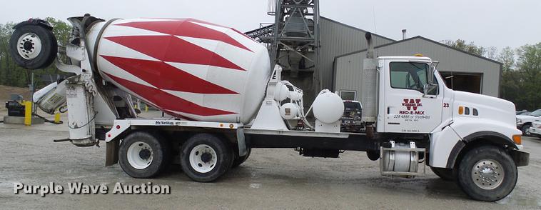 image for item DF7222 2001 Sterling L-Line ready mix truck