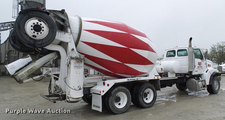 image for item DF7222 2001 Sterling L-Line ready mix truck