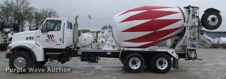 image for item DF7222 2001 Sterling L-Line ready mix truck