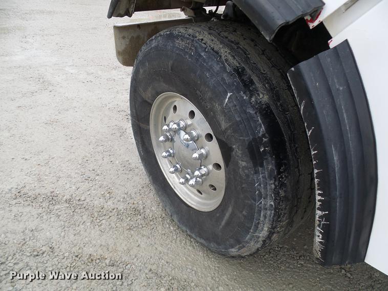 image for item DF7222 2001 Sterling L-Line ready mix truck