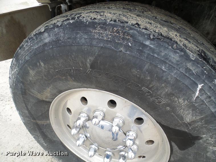 image for item DF7222 2001 Sterling L-Line ready mix truck