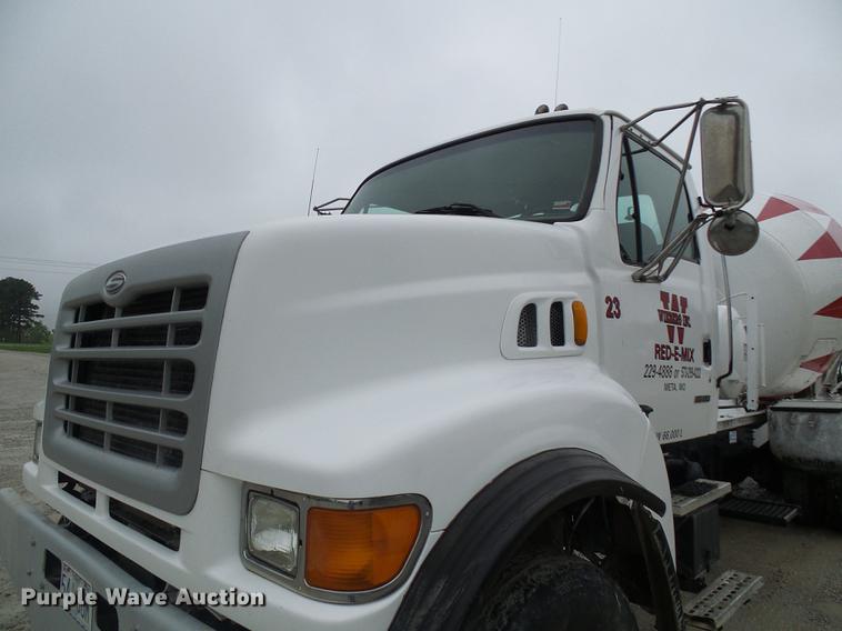 image for item DF7222 2001 Sterling L-Line ready mix truck