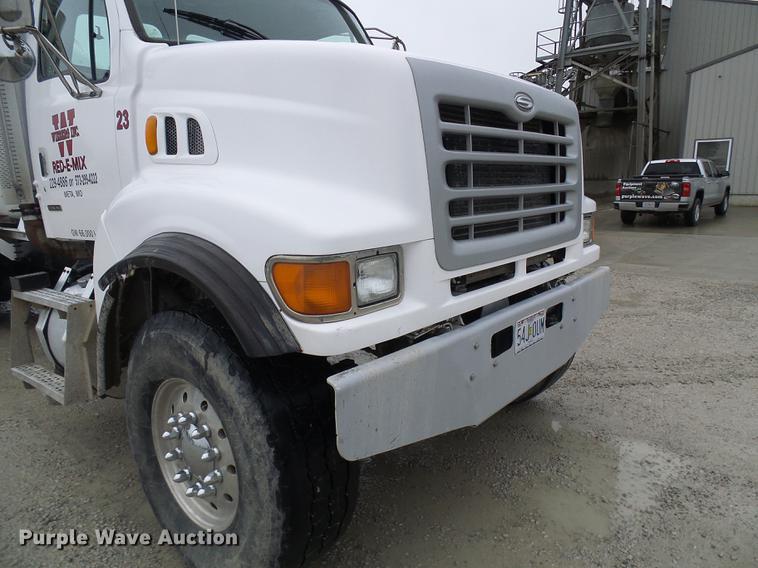 image for item DF7222 2001 Sterling L-Line ready mix truck