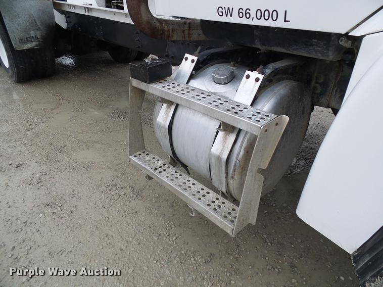 image for item DF7222 2001 Sterling L-Line ready mix truck