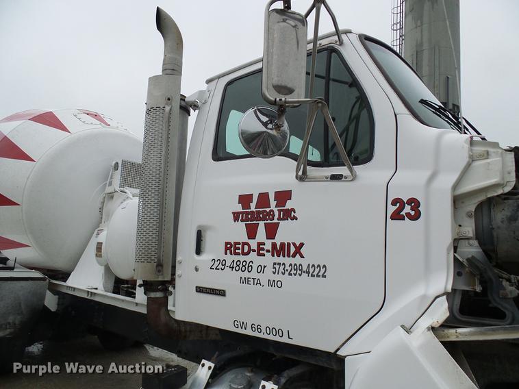 image for item DF7222 2001 Sterling L-Line ready mix truck