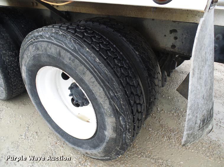 image for item DF7222 2001 Sterling L-Line ready mix truck