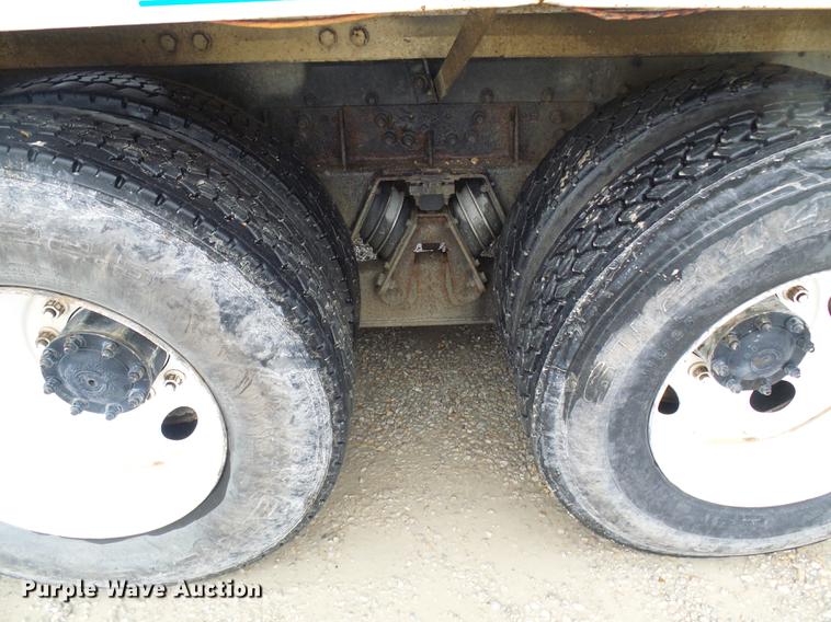 image for item DF7222 2001 Sterling L-Line ready mix truck