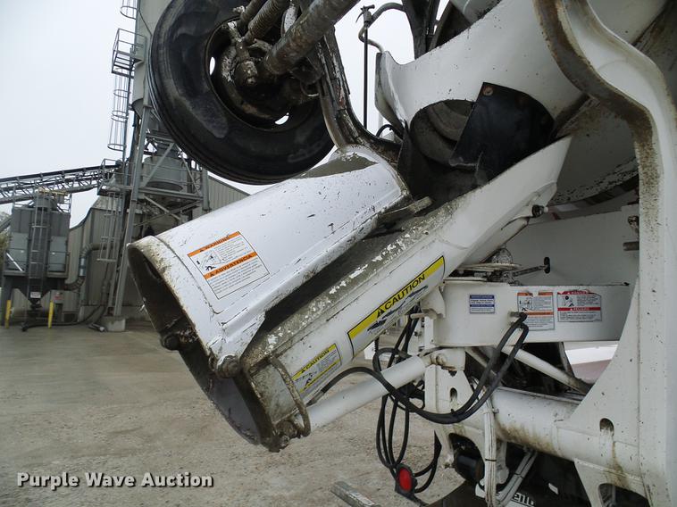 image for item DF7222 2001 Sterling L-Line ready mix truck