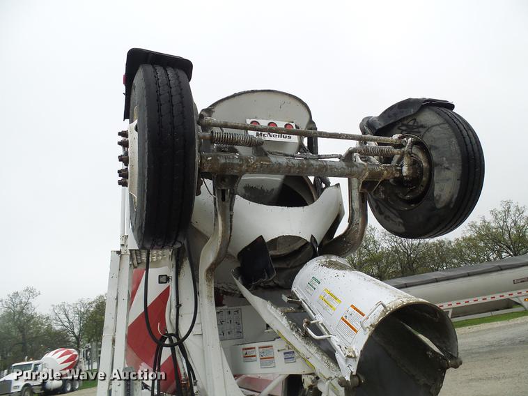 image for item DF7222 2001 Sterling L-Line ready mix truck