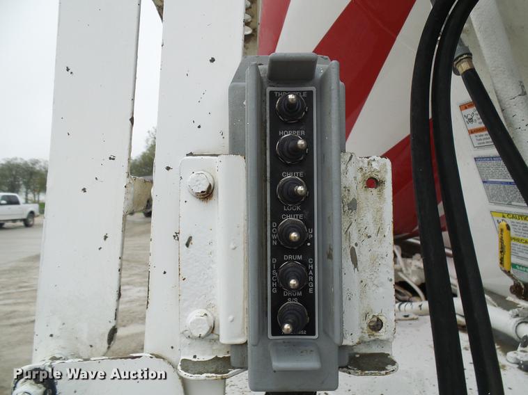 image for item DF7222 2001 Sterling L-Line ready mix truck