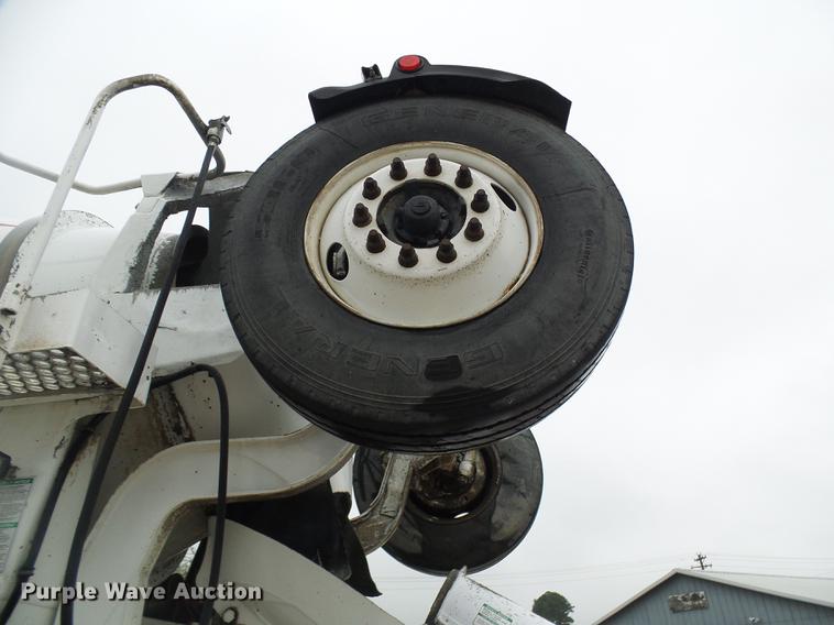 image for item DF7222 2001 Sterling L-Line ready mix truck