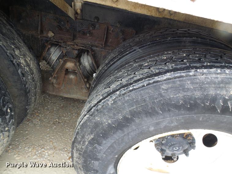 image for item DF7222 2001 Sterling L-Line ready mix truck