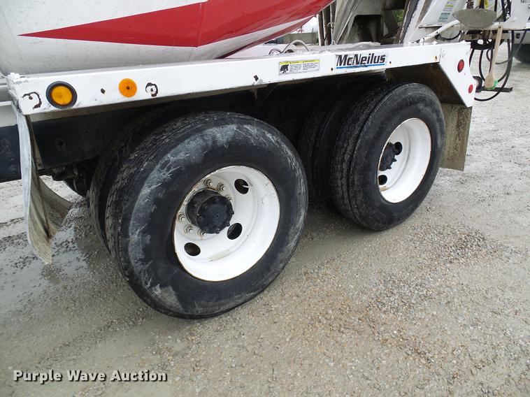 image for item DF7222 2001 Sterling L-Line ready mix truck