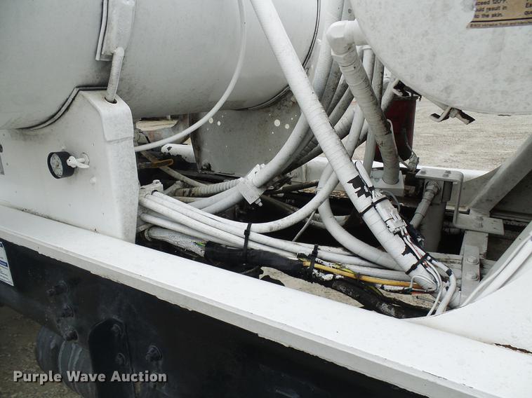 image for item DF7222 2001 Sterling L-Line ready mix truck