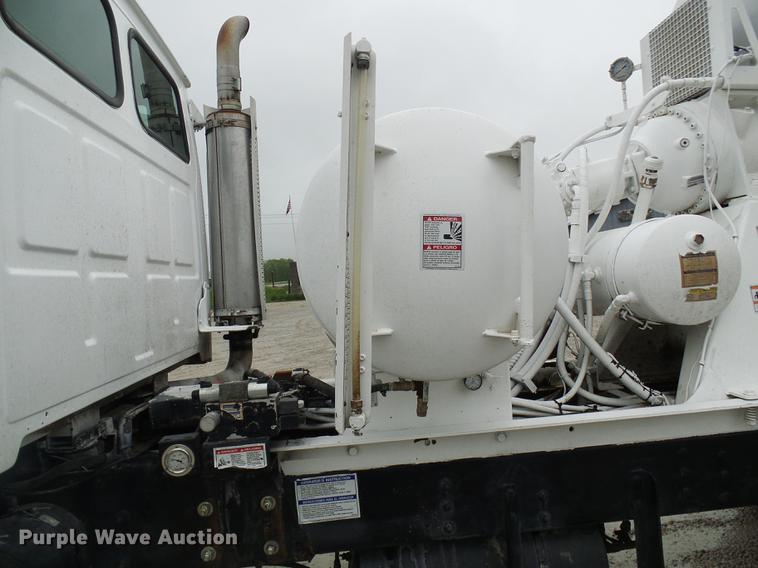 image for item DF7222 2001 Sterling L-Line ready mix truck