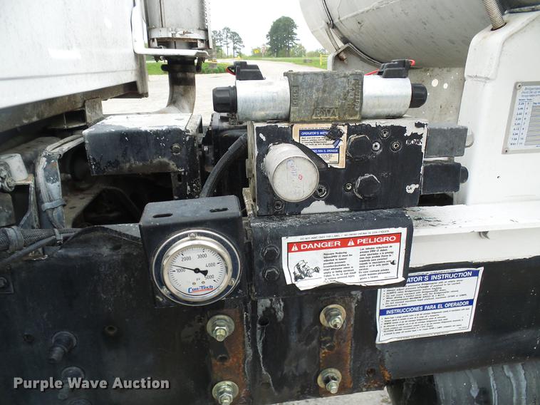 image for item DF7222 2001 Sterling L-Line ready mix truck