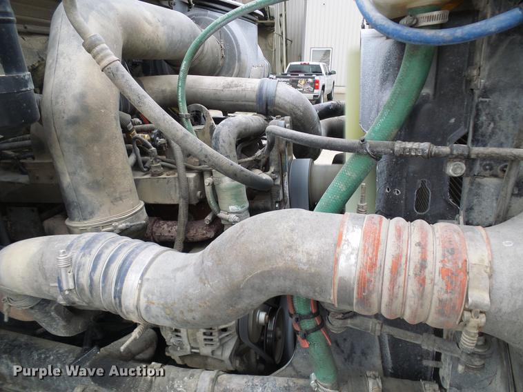 image for item DF7222 2001 Sterling L-Line ready mix truck