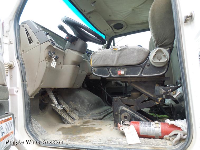 image for item DF7222 2001 Sterling L-Line ready mix truck