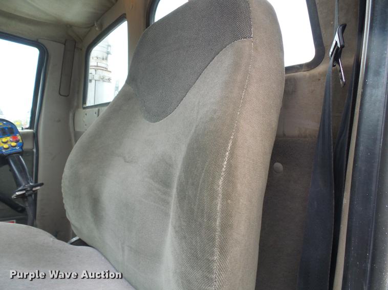 image for item DF7222 2001 Sterling L-Line ready mix truck