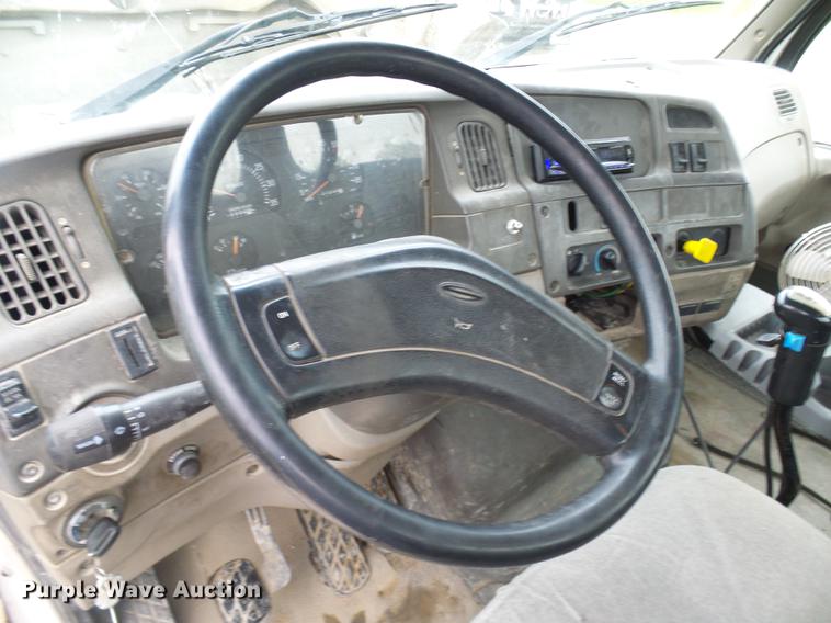 image for item DF7222 2001 Sterling L-Line ready mix truck