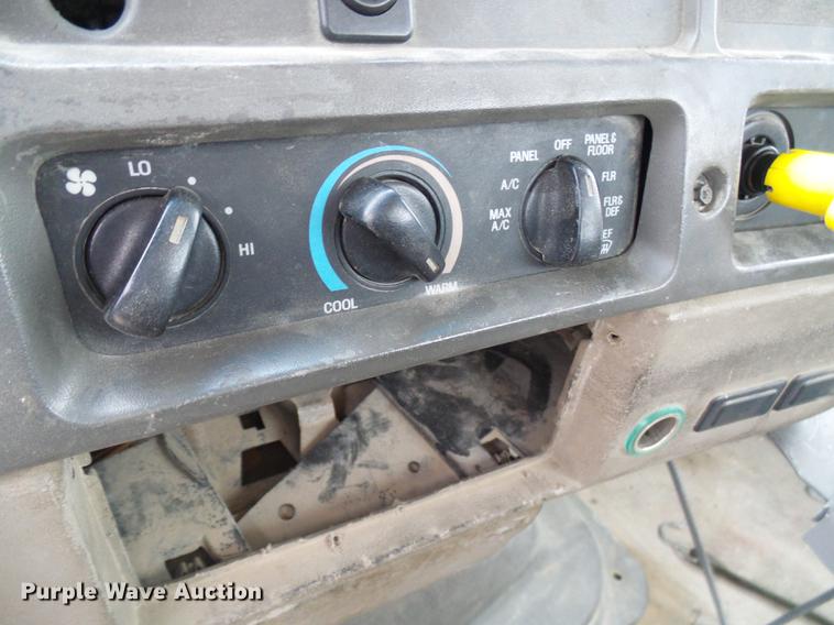 image for item DF7222 2001 Sterling L-Line ready mix truck