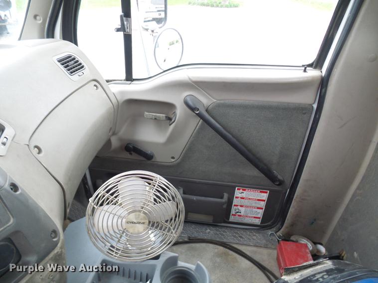 image for item DF7222 2001 Sterling L-Line ready mix truck