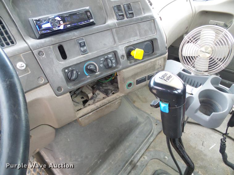 image for item DF7222 2001 Sterling L-Line ready mix truck