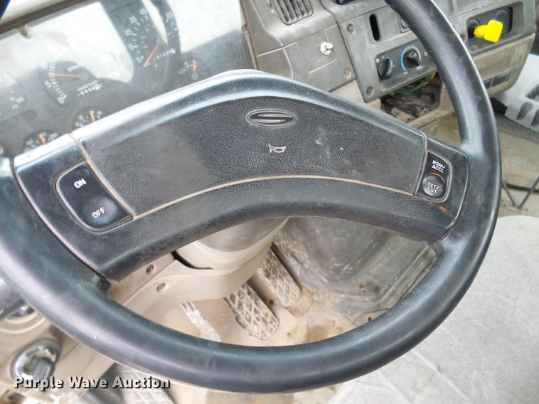 image for item DF7222 2001 Sterling L-Line ready mix truck