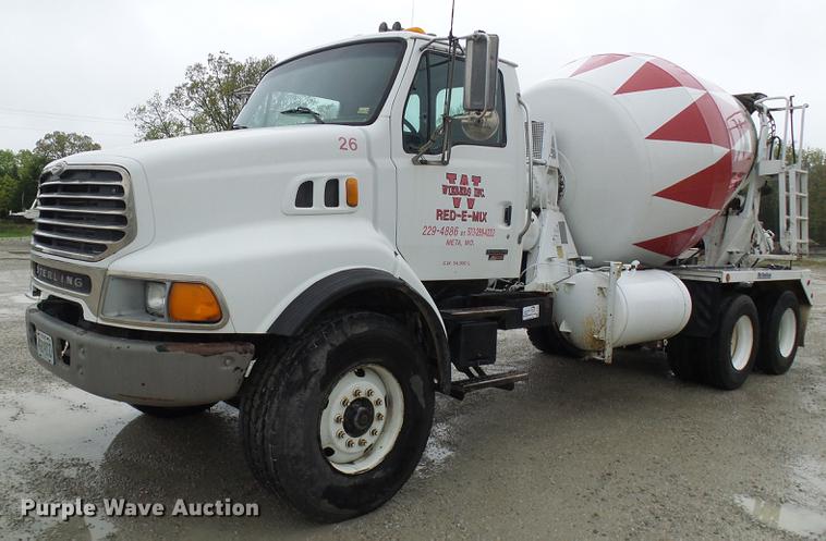 image for item DF7223 2004 Sterling LT8513 ready mix truck