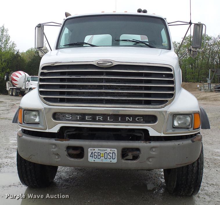 image for item DF7223 2004 Sterling LT8513 ready mix truck