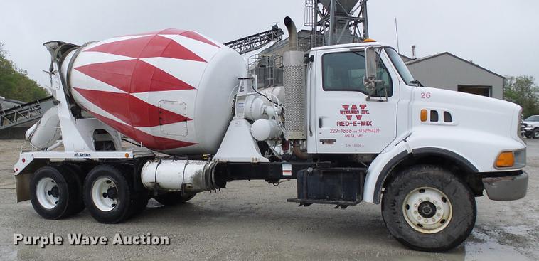 image for item DF7223 2004 Sterling LT8513 ready mix truck