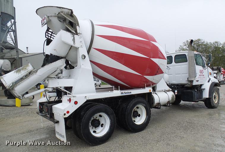 image for item DF7223 2004 Sterling LT8513 ready mix truck