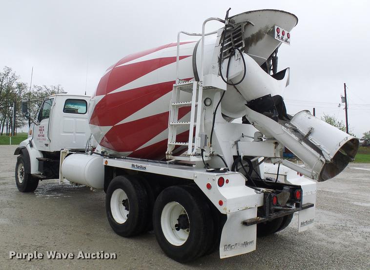 image for item DF7223 2004 Sterling LT8513 ready mix truck