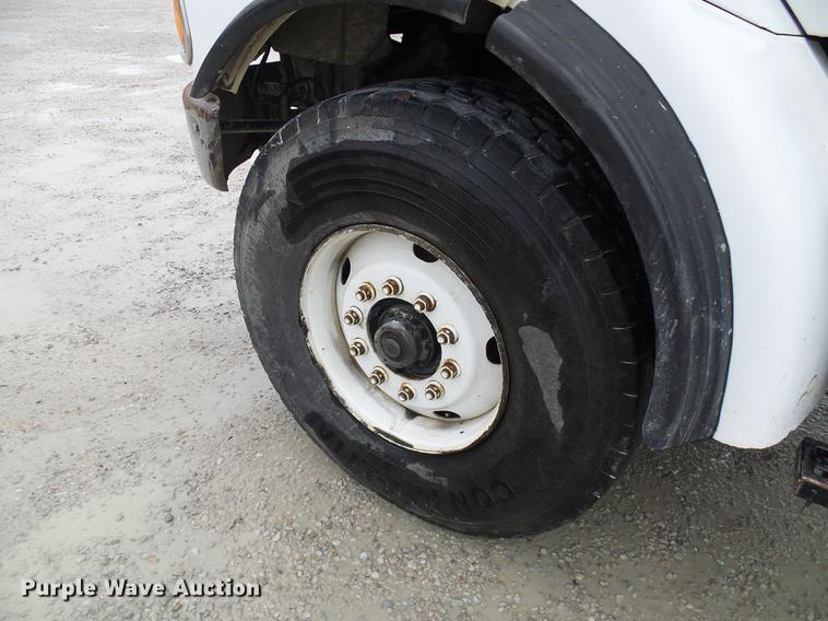 image for item DF7223 2004 Sterling LT8513 ready mix truck